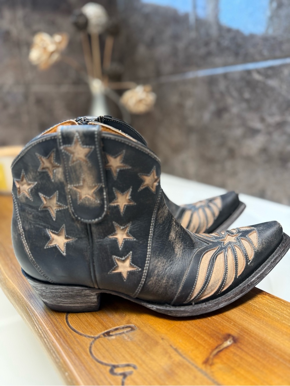 Old Gringo Black Star Wing Western Ankle Boots Size 7.5B Distressed Leather - Picture 3 of 14